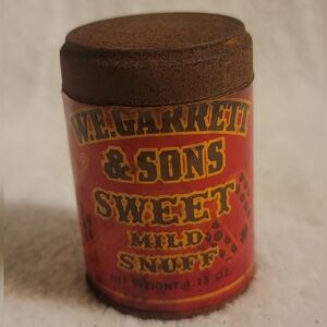Vintage W.E. Garrett & Sons Snuff Tin